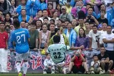 米乐M6-关于足球盛宴热闹开启，比赛节奏快速激烈的信息