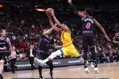 米乐APP-关于阿德托昆博可能会选择离开雄鹿队的信息