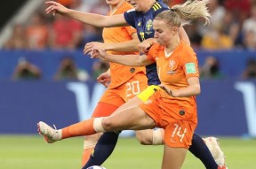 米乐官方网站-瑞典队惊险晋级，战胜欧国联劲旅(瑞典队最新消息)