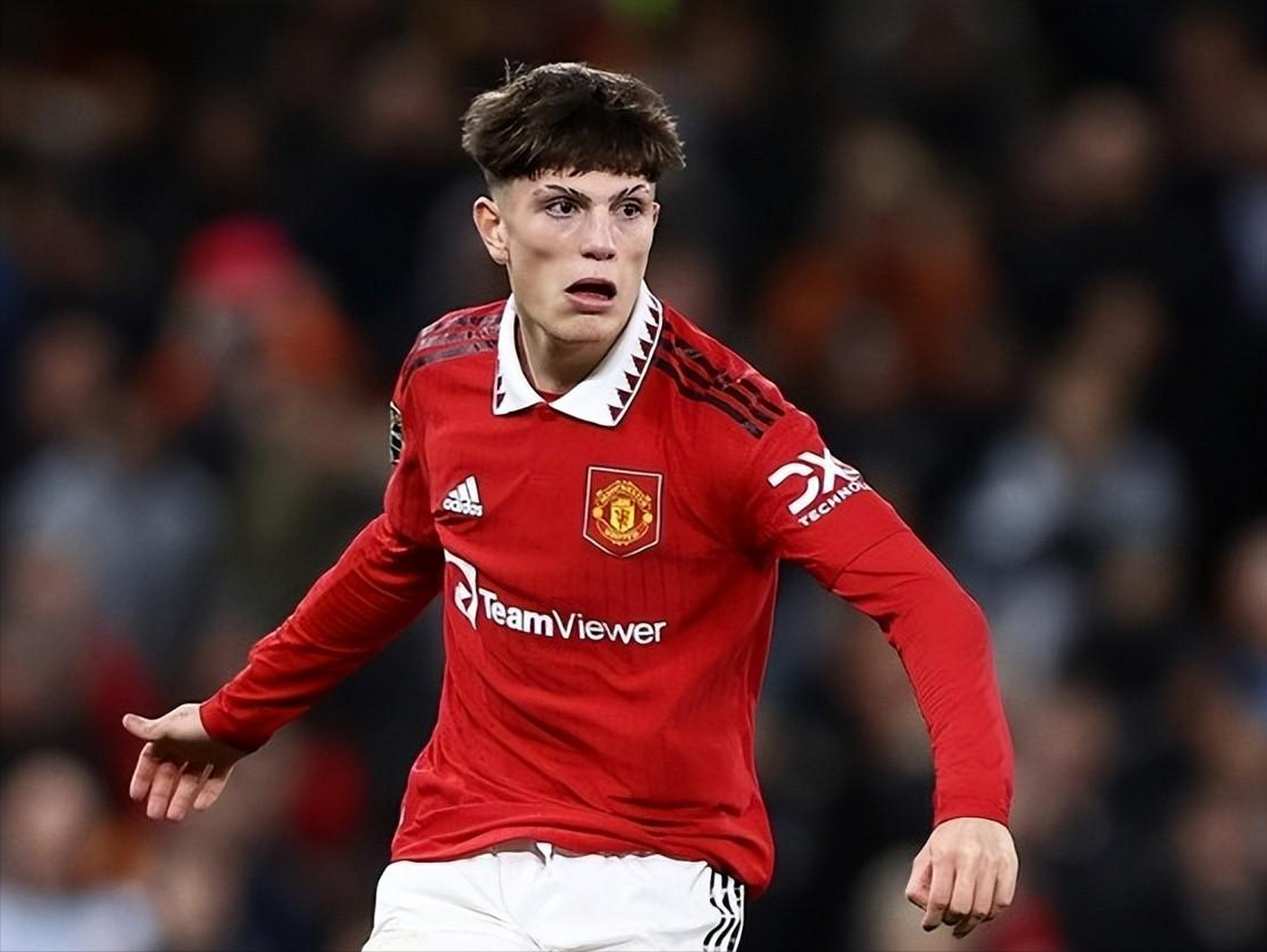 塞内加尔前锋曼诺助攻曼联队客场击败西汉姆联队的简单介绍